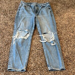 American Eagle Strigid Mom Jeans Size 14